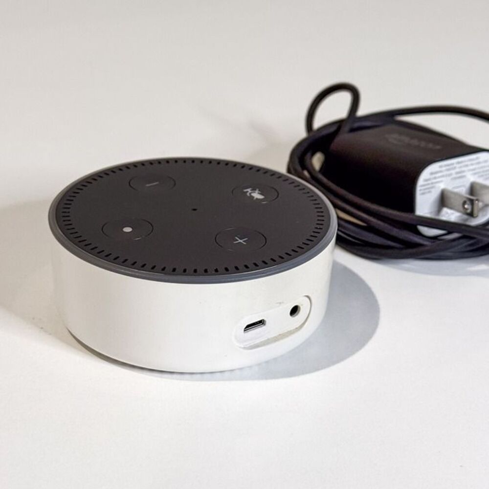 Amazon Echo Dot (2nd Gen) Smart Speaker & Charger | White Model #RS03QR - Tested - Picture 3 of 4